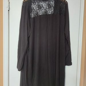 Black lace detail robe